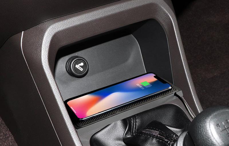 Cordless 15W Car Charger Pad Non-Slip Qi Fast Charging for Android & iPhone 11/12/13/14 - Vehicle Phone Charger